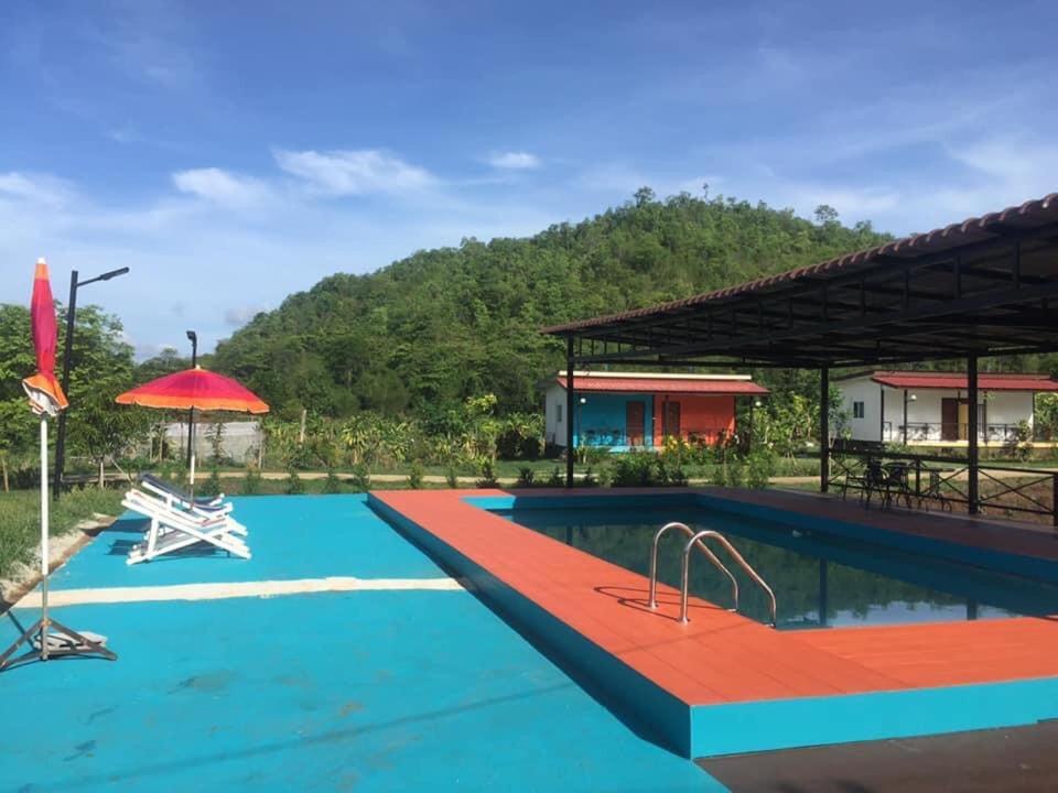 Taakradan Valley Resort ท่ากระดานวัลเล่ย์ รีสอร์ท Si Sawat ภายนอก รูปภาพ